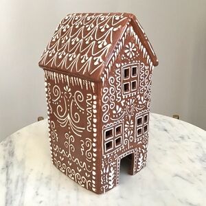 Pottery Barn Gingerbread House Handcrafted Stoneware New With Tag